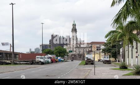 Architektonische Details des historischen Zentrums von Santos in Sao Paulo, im Hafengebiet der Stadt Stockfoto