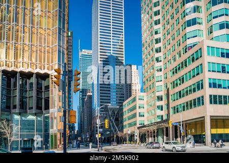 Bürogebäude in der Bay Street im Financial District im Zentrum von Toronto, Ontario, Kanada Stockfoto