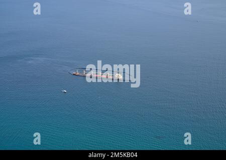 Das Schiff ist an der Küste von Gibraltar gesunken Stockfoto