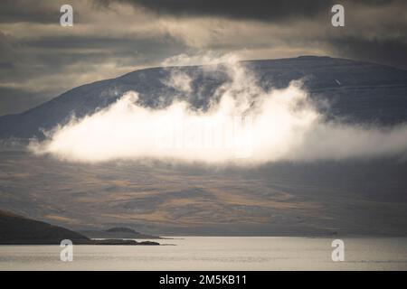 Ufer des Admiralty Inlet am westlichen Ende der Baffin Island in der östlichen Arktis Kanadas. Stockfoto