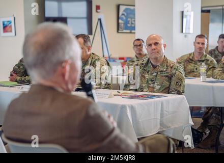 USA James Livingston, ein Gewinner der Ehrenmedaille, war ein Hauptredner während der USA Army Corps of Engineers, South Atlantic Division, kürzlich Programm zur Entwicklung militärischer Führungsqualitäten. Der Charleston District war Gastgeber der Veranstaltung. Stockfoto