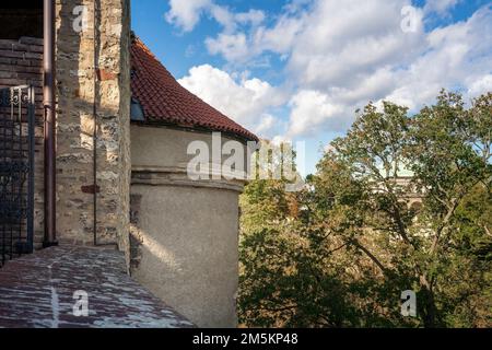 Daliborka-Turm im Goldenen Gässchen der Prager Burg - Prag, Tschechische Republik Stockfoto