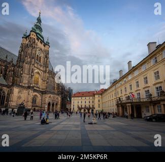 Prager Burg 3. Innenhof mit Veitsdom - Prag, Tschechische Republik Stockfoto