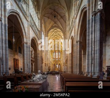 Veitsdom im Inneren der Prager Burg - Prag, Tschechische Republik Stockfoto