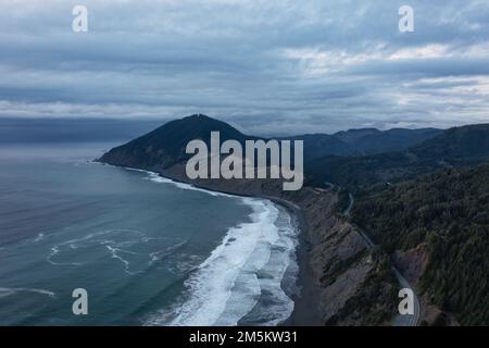 Humbug Mountain, Oregon Coast mit Pacific Coast Highway Stockfoto