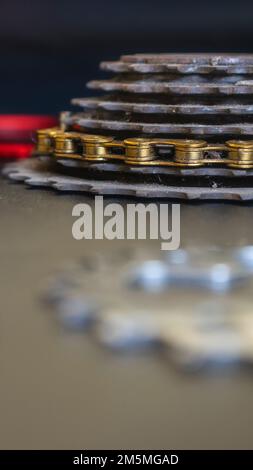 Hintergrundkonzept für Fahrradteile für Grußkarte, Webdesign, Banner Stockfoto