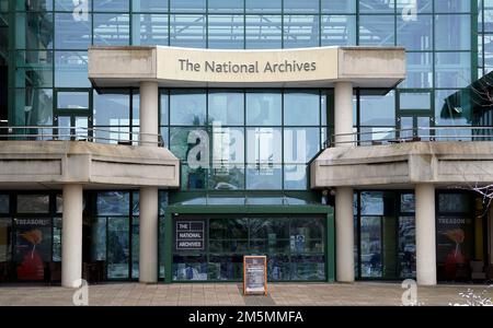 Zuvor nicht ausgestelltes Foto vom 12/12/2022 des National Archives Building in Kew. Als Tony Blairs Labour-Regierung sich mit dem Millennium Dome auseinandersetzte, bot man ihm eine Überraschungslösung an - ihn nach Swindon zu verlegen - laut neu veröffentlichten offiziellen Akten. Foto: Montag, 12. Dezember 2022. Stockfoto