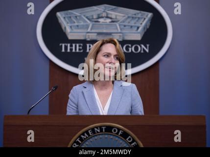 Stellvertretender Verteidigungsminister Dr. Kathleen H. Hicks hält Eröffnungsrede zum Verteidigungshaushalt des Präsidenten für das Geschäftsjahr 2023, dem Pentagon, Washington, D.C., März 28, 2022. (Foto des US-Verteidigungsministeriums Geburtsort: A) Bezirk Kandahar, Provinz Kandahar, Afghanistan. Stockfoto
