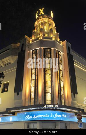 FRANKREICH . PARIS (75) 2ND. BEZIRK. AUF DEN BERÜHMTEN GRANDS BOULEVARDS FEIERT DAS GRAND REX, EIN MYTHISCHES KINO, SEINEN 90TH. JAHRESTAG MIT EINEM NEUEN SET Stockfoto