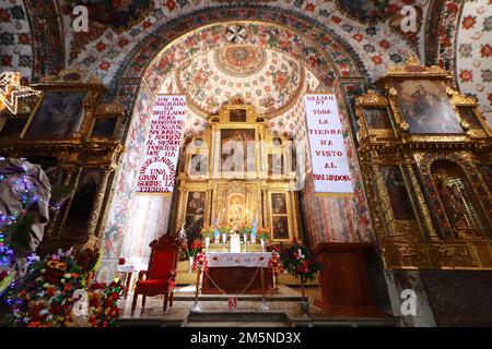 Nicht exklusiv: Details der barocken Kunst im Inneren der Kirche San Jeronimo Tlacochahuaya in der Gemeinde San Jerónimo Tlacoch Stockfoto