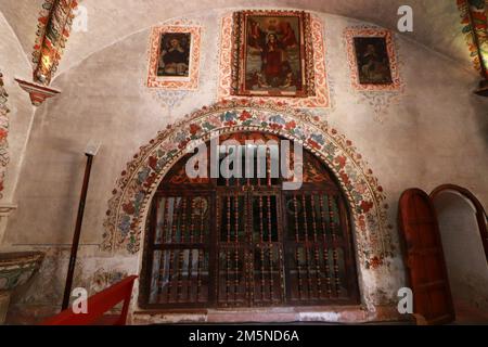 Nicht exklusiv: Details der barocken Kunst im Inneren der Kirche San Jeronimo Tlacochahuaya in der Gemeinde San Jerónimo Tlacoch Stockfoto