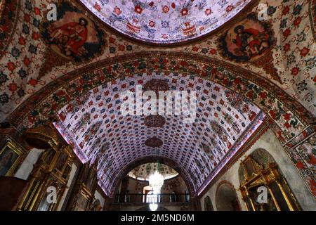 Nicht exklusiv: Details der barocken Kunst im Inneren der Kirche San Jeronimo Tlacochahuaya in der Gemeinde San Jerónimo Tlacoch Stockfoto