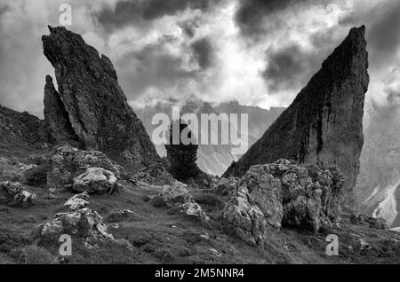 Malga-Alm unter den Geisler-Gipfeln, Puez-Odle Naturpark, Seceda, Val Gardena, Trentino, Südtirol, Italien Stockfoto