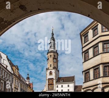 Alter Rathaus-Uhrturm und unterer Marktplatz, Untermarkt, Görlitz, Görlitz, Deutschland Stockfoto
