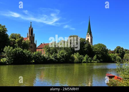 Der Neckar ist ein Anblick im historischen Stadtzentrum von Rottenburg am Neckar. Rottenburg am Neckar, Tuebingen, Baden-Württemberg, Deutschland Stockfoto