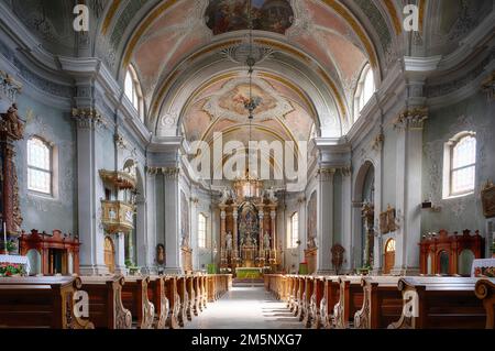 Schiff, Hauptaltar, Kirche Basilika Parrocchiale SS. Filippo e Giacomo, Cortina dAmpezzo, Provinz Belluno, Veneto, Südtirol, Italien Stockfoto