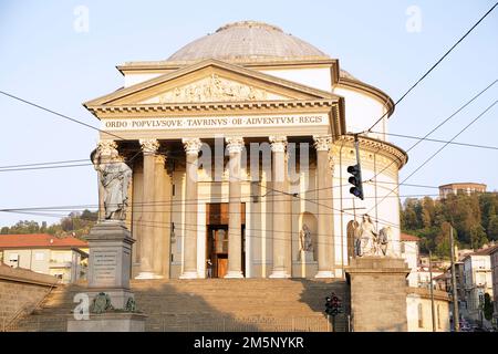 Katholische Pfarrkirche Gran Madre Di Dio auf der Piazza Gran Madre in Turin, Piemont, Italien Stockfoto