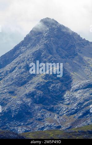 Der Gipfel von Sgurr nan Gillean (965m, Zentrum) in Cuillen ( Cullin ) auf der Isle of Skye, Schottland, Großbritannien Stockfoto