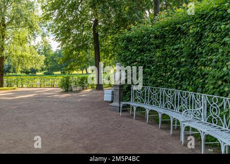 Puschkin, Russland - 12. Juli 2022: Der Blick auf den Katharinenpark in Zarskoye Selo Stockfoto