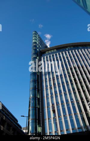 Vertikaler Blick auf das Deloitte-Gebäude am 1 New Street Square in London EC4A 3HQ England UK KATHY DEWITT Stockfoto