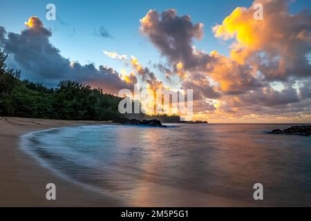 LUMAHAI BEACH HANALEI KAUAI HAWAII USA Stockfoto
