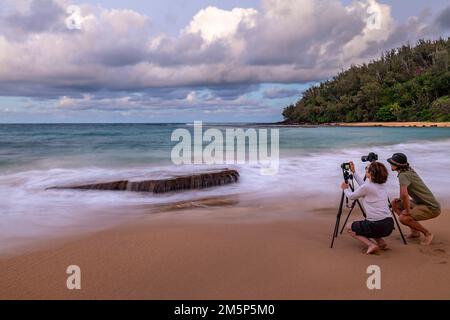 RUTH ORATZ MD & MIKE WARDYNSKI MOLOAA BEACH KAPAA KAUAI HAWAII USA Stockfoto