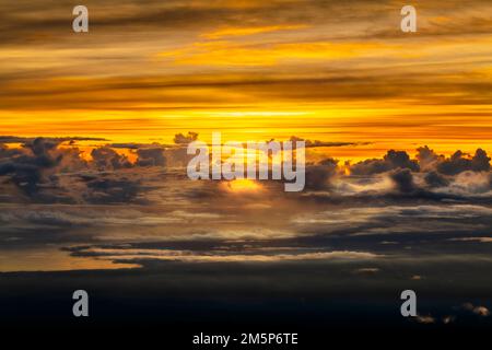 SUNRISE MAUNA KEA SUMMIT (13.796') HAWAII, HAWAII, USA Stockfoto