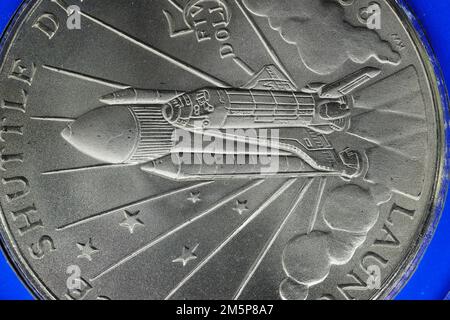 Nahaufnahme einer Space Shuttle Coin zur Erinnerung an den Start der Space Shuttle Discovery am 29. September 1988 vom Kennedy Space Centre Stockfoto