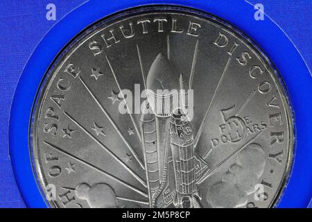 Nahaufnahme einer Space Shuttle Coin zur Erinnerung an den Start der Space Shuttle Discovery am 29. September 1988 vom Kennedy Space Centre Stockfoto