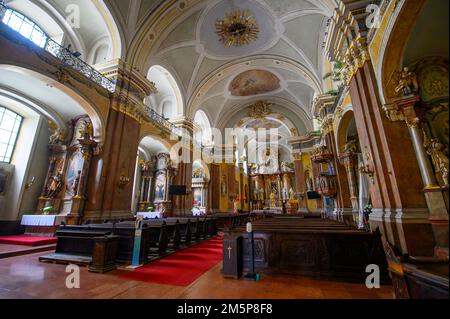 Budapest, Ungarn. Das Innere der Innenstadtkirche der Franziskaner Stockfoto