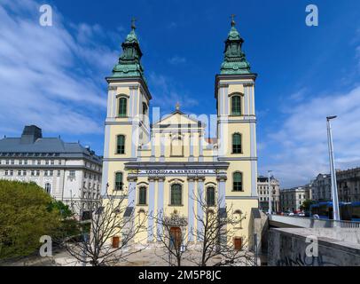 Budapest, Ungarn. Mutterkirche der Himmelfahrt in der Innenstadt Stockfoto