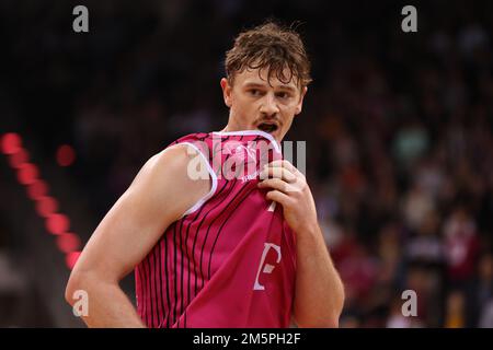 Bonn, Deutschland. 29. Dezember 2022. Finn Delany (Bonn), Telekom Dome, Basketball Bundesliga, 12. Spieltag, Telekom Baskets Bonn gegen Fraport Skyliners Frankfurt. Kredit: Juergen Schwarz/Alamy Live News Stockfoto