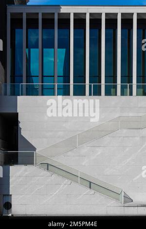 James Simon Gallery, ein minimalistisches modernes Gebäude, entworfen vom David Chipperfield-Architekten, auf der Museumsinsel in Berlin Stockfoto