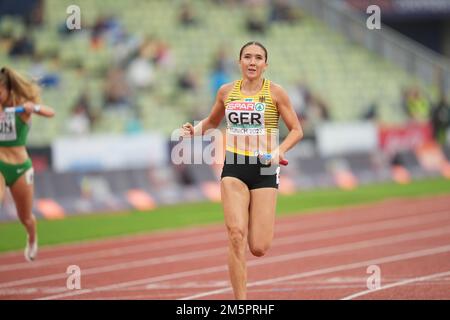 4x100-Staffelrennen für Damen mit Goldmedaille (Rebekka Hasse). Europameisterschaft in München 2022 Stockfoto