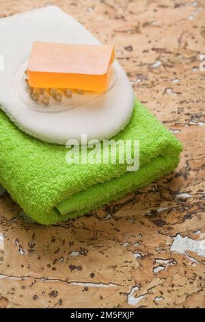 Bast Seife und Handtuch Stockfoto