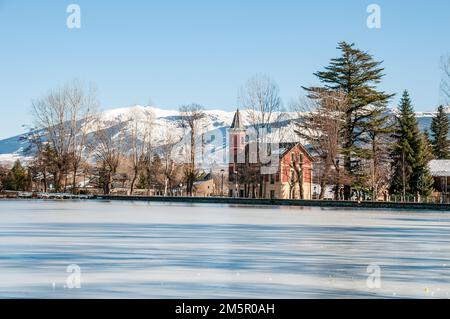 ISSI Frabra Musikschule, See von Puigcerda, Puigcerdà, Katalonien, Spanien Stockfoto