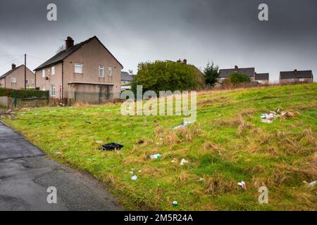 West Yorkshire, Großbritannien. 30. Dezember 2022. Ein verlassenes, vernachlässigtes wohnhaus in Illingworth in der Nähe von Halifax, West Yorkshire, Großbritannien. Kredit: Windmill Images/Alamy Live News Stockfoto