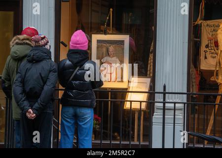 London, England, Großbritannien. 30. Dezember 2022. Der Flagship Store der britischen ModeIkone Vivienne Westwood, die gestern um 81 Uhr starb. (Kreditbild: © Tayfun Salci/ZUMA Press Wire) Kredit: ZUMA Press, Inc./Alamy Live News Stockfoto