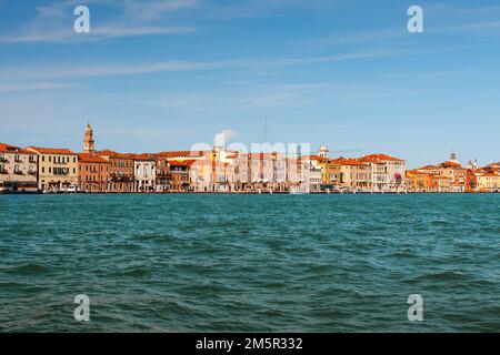 Venedig, Italien - August 14 2009: Dorsoduro-Viertel vom Meer aus gesehen - Venedig Italien Stockfoto