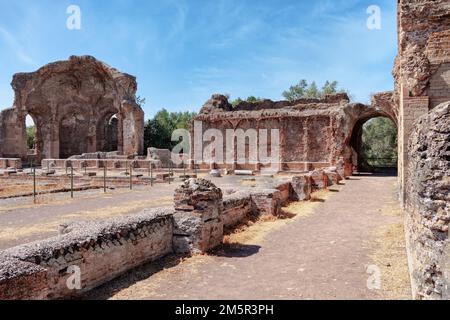 Tivoli, Italien - 21. August 2009: Hadrians Villa, UNESCO-Weltkulturerbe. Ruinen in der Nähe des goldenen Platzes Stockfoto