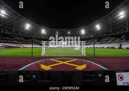 Ein allgemeiner Blick auf das Stadion während des Premier League-Spiels West Ham United gegen Brentford im London Stadium, London, Großbritannien, 30. Dezember 2022 (Foto: Arron Gent/News Images) Stockfoto