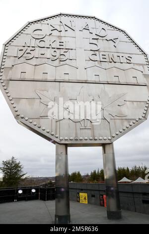 Nov. 12 2022, Sudbury Ontario, Kanada. The Big Nickel steht im Dynamic Earth Science Museum, Luke Durda/Alamy Stockfoto