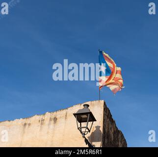 Die katalanische Unabhängigkeit fleg namens Estelada, in der mallorquinischen Stadt Felanitx, Spanien Stockfoto