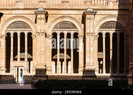 Salamanca, Spanien - 15. Januar 2022: Kloster des Klosters San Esteban Stockfoto