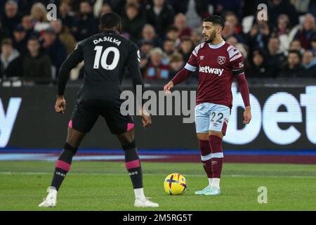 London, Großbritannien. 30. Dezember 2022. Said Benrahma #22 von West Ham United auf dem Ball während des Premier League-Spiels West Ham United gegen Brentford im London Stadium, London, Großbritannien, 30. Dezember 2022 (Foto von Arron Gent/News Images) in London, Großbritannien, am 12./30. Dezember 2022. (Foto: Arron Gent/News Images/Sipa USA) Guthaben: SIPA USA/Alamy Live News Stockfoto