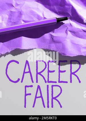 Inspiration mit dem Schild „Career Fair“. Geschäftsidee eine Veranstaltung, bei der Arbeitsuchende mit möglichen Arbeitgebern zusammentreffen können Stockfoto