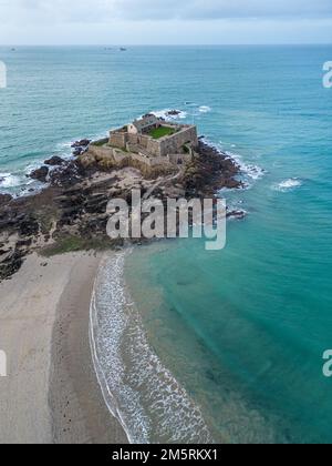 Das Fort du Guesclin in Saint-Coulomb, Frankreich, aus der Vogelperspektive Stockfoto