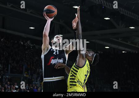 Bologna, Italien. 30. Dezember 2022. Tornike Shengelia (Segafredo Virtus Bologna) während des Euroleague Basketball Championship-Spiels Segafredo Virtus Bologna vs. Fenerbahce Beko Istanbul - Bologna, 30. Dezember 2022 bei Segafredo Arena Credit: Live Media Publishing Group/Alamy Live News Stockfoto
