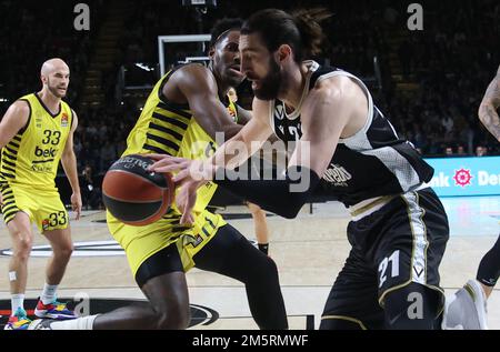 Bologna, Italien. 30. Dezember 2022. Tornike Shengelia (Segafredo Virtus Bologna) während des Euroleague Basketball Championship-Spiels Segafredo Virtus Bologna vs. Fenerbahce Beko Istanbul - Bologna, 30. Dezember 2022 in Segafredo Arena Credit: Independent Photo Agency/Alamy Live News Stockfoto