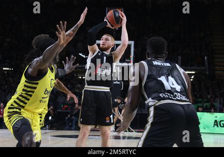 Bologna, Italien. 30. Dezember 2022. Niccolo Mannion (Segafredo Virtus Bologna) während des Euroleague Basketball-Meisterschaftsspiels Segafredo Virtus Bologna vs.. Fenerbahce Beko Istanbul - Bologna, 30. Dezember 2022 in der Segafredo Arena Credit: Live Media Publishing Group/Alamy Live News Stockfoto